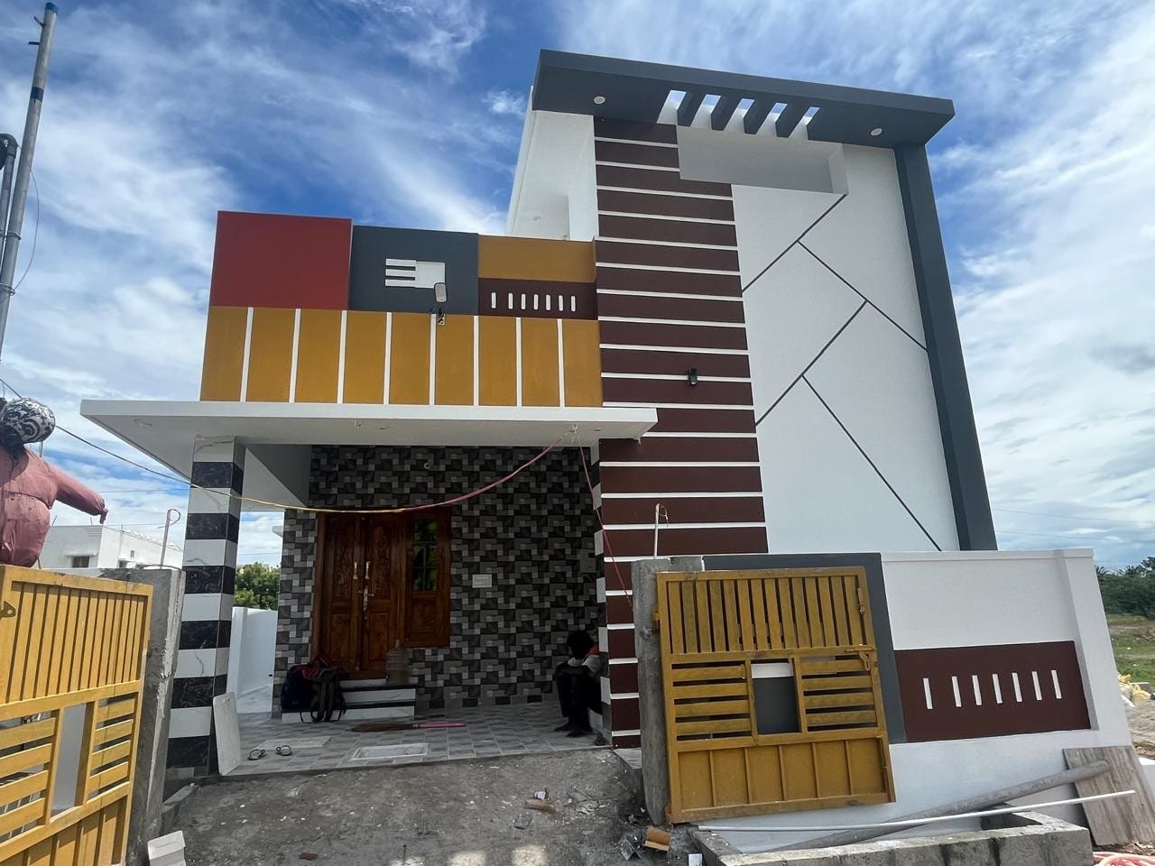 Single-floor home with walkthrough
